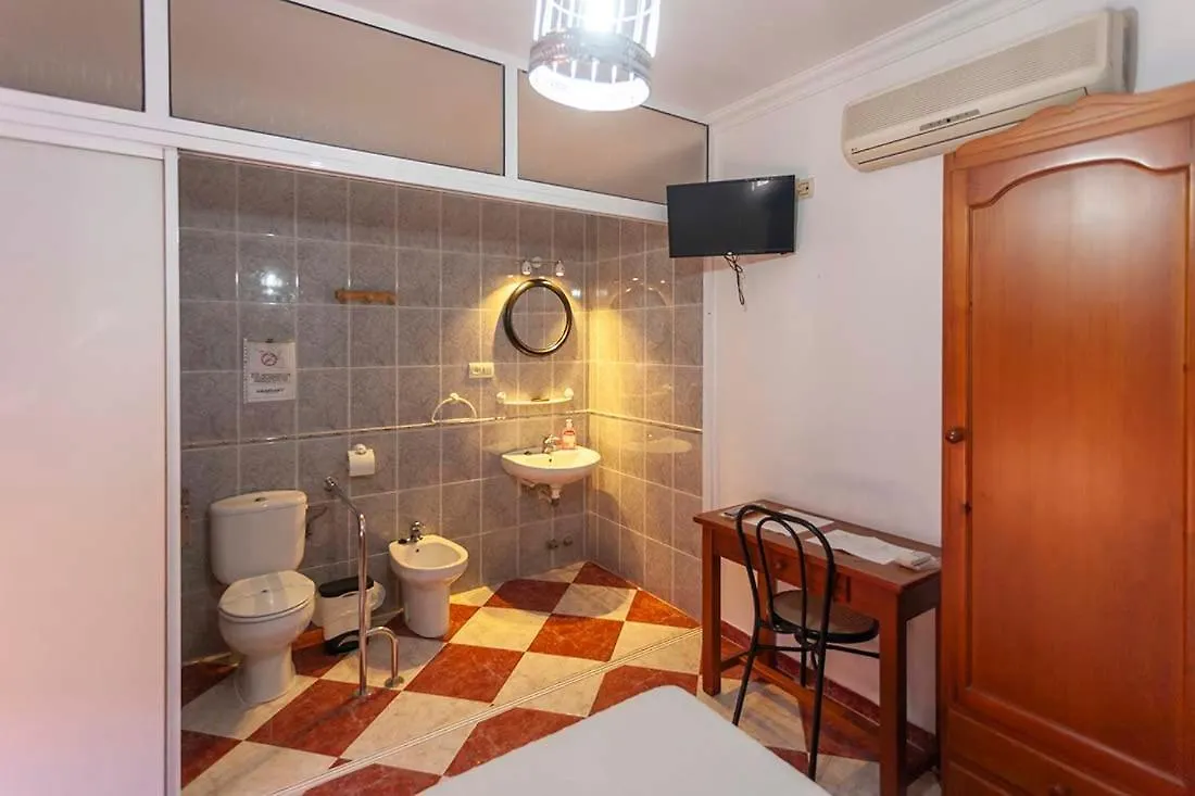 Pension Hidalgo 1 Utrera 2*,  Spain